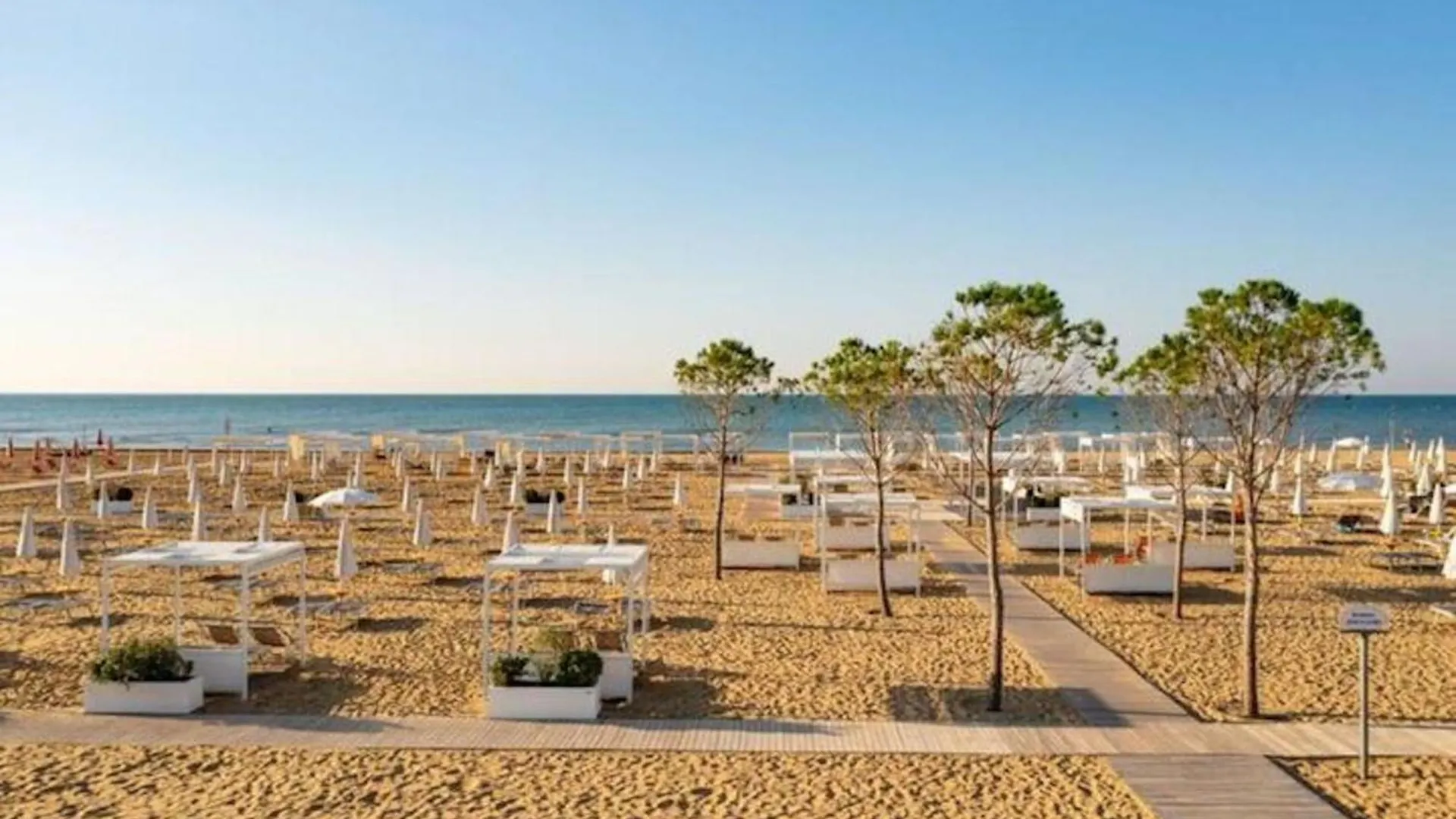 Apartment Discover Tranquility In Our Cozy Flat - Beahost Bibione Italy