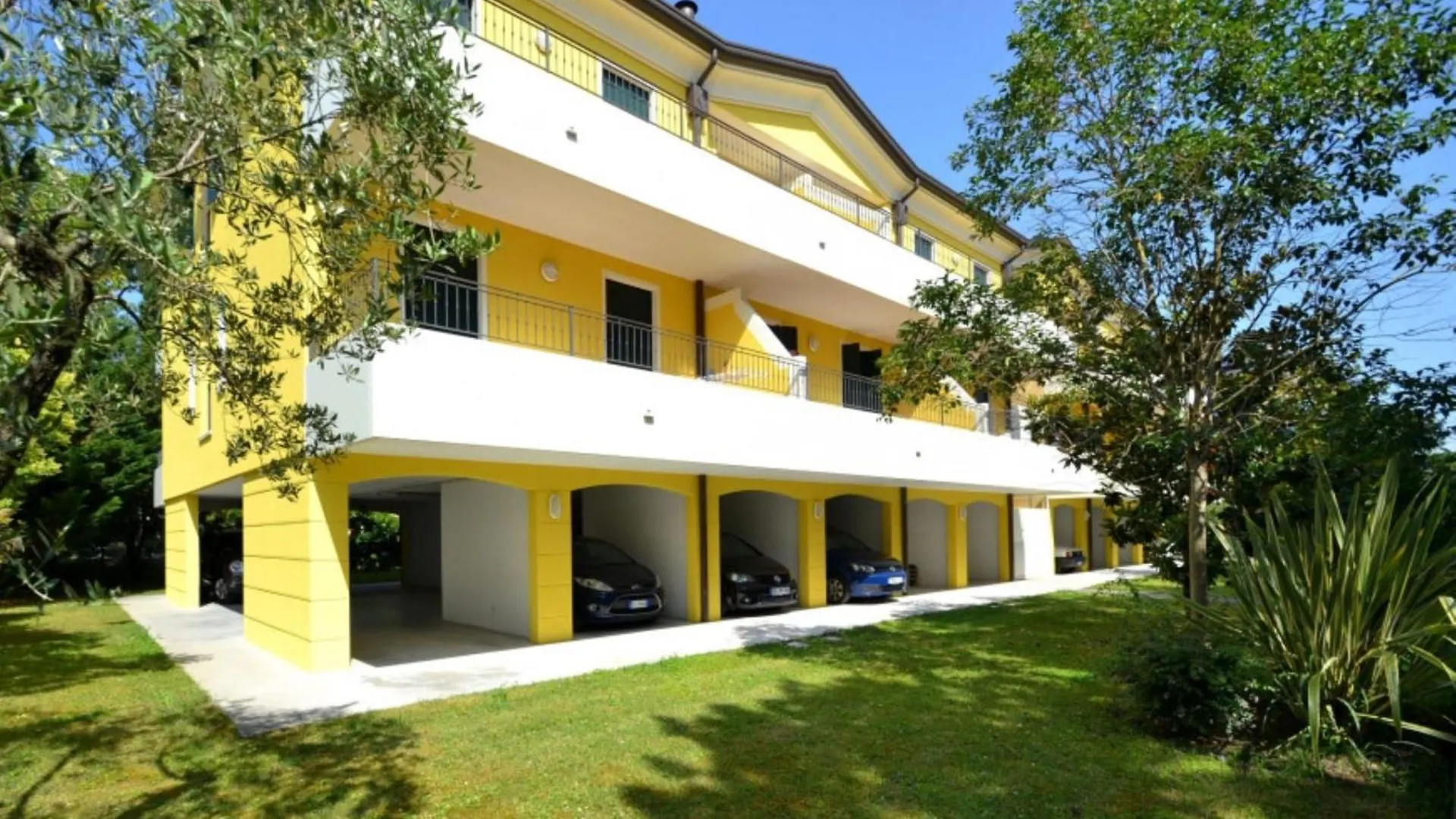 Discover Tranquility In Our Cozy Flat - Beahost Bibione Apartment